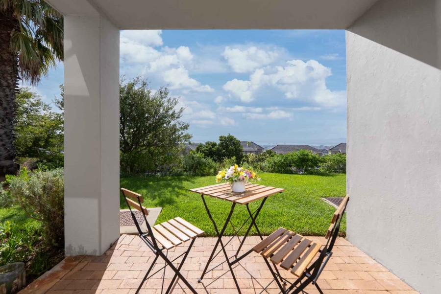 1 Bedroom Property for Sale in Vredehoek Western Cape